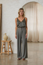 Load image into Gallery viewer, Two-Way Sleeveless Camisole
