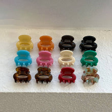 Load image into Gallery viewer, Sweet Oval Hollow Out Acetate Hair Claw 8ZA6HCP128
