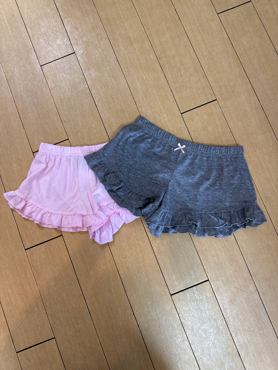 Love Junkie Ruffle Short W Bow