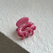 Load image into Gallery viewer, Sweet Oval Hollow Out Acetate Hair Claw 8ZA6HCP128
