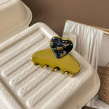 Load image into Gallery viewer, Cute Heart Acetate Small Hair Claw DP25E896
