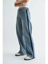 Load image into Gallery viewer, JBD Mid Rise Tuxedo Sweat Pants
